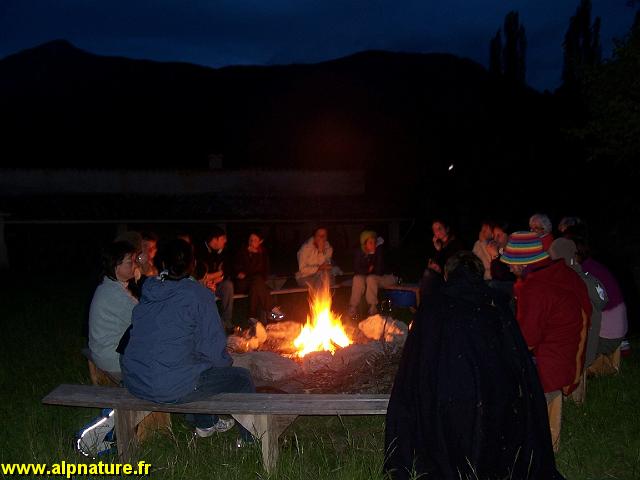 45_repas autour du feu.jpg